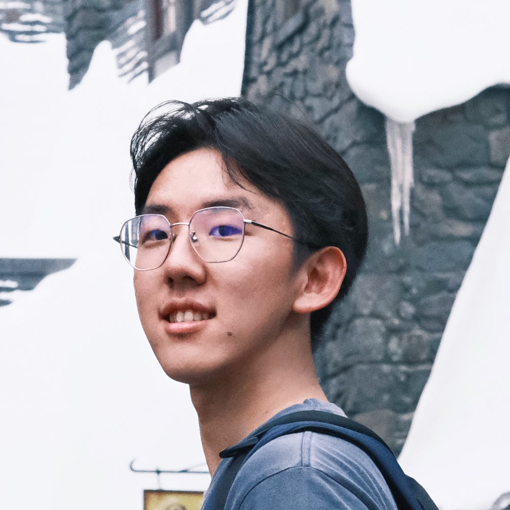 I am Shihefeng. I am wearing a blue shirt.